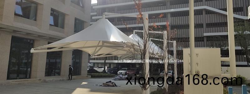 膜結(jié)(jie)構(gòu)(gou)景觀棚(peng)