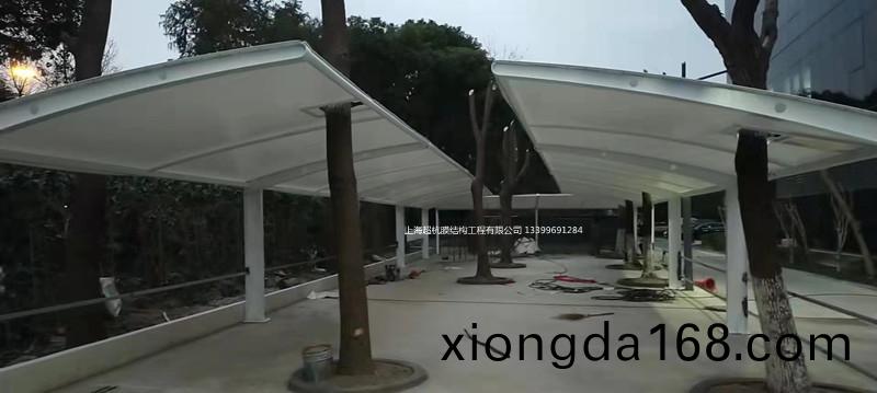 7字形(xing)膜(mo)結(jié)(jie)構(gòu)車棚