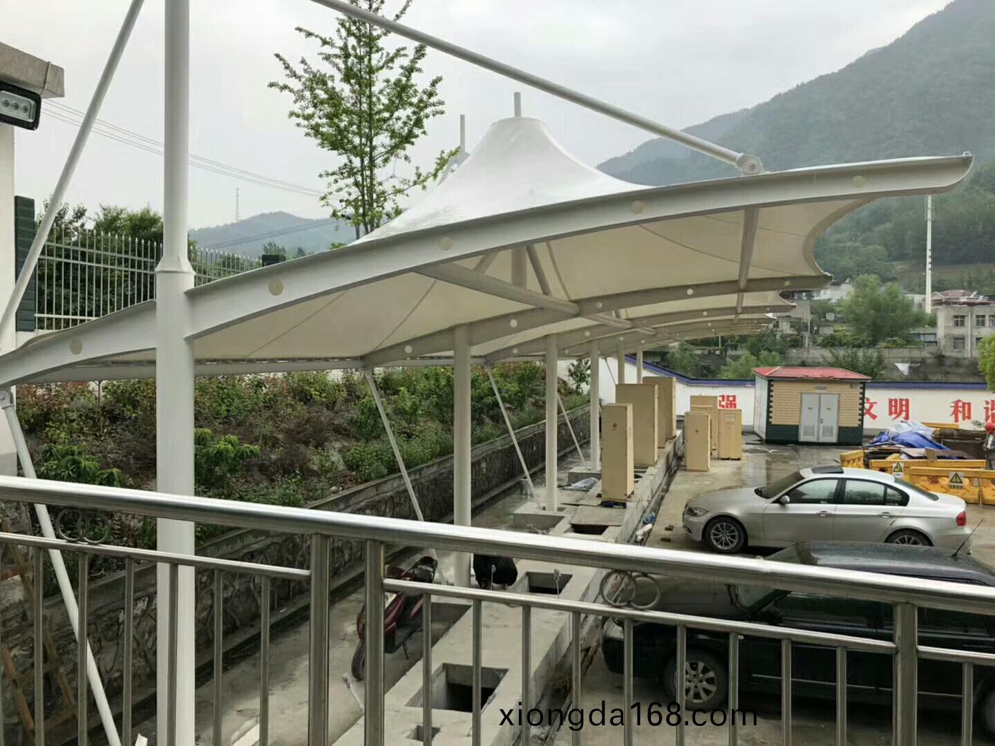 PVDF膜(mo)結(jié)構(gòu)(gou)車(che)棚