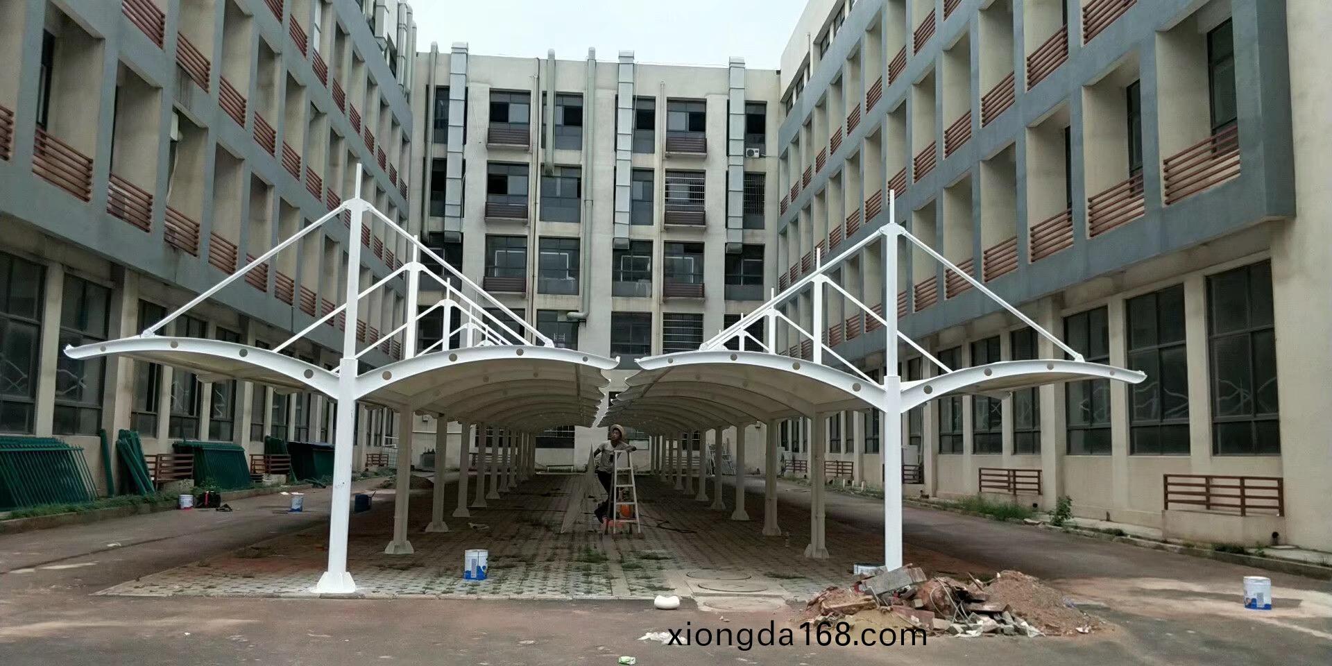 PTFE膜(mo)結(jié)(jie)構(gòu)(gou)車(che)棚(peng)