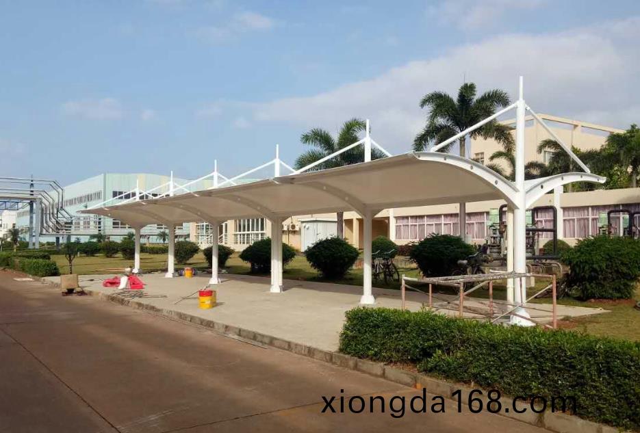 景(jing)觀(guan)膜(mo)結(jié)(jie)構(gòu)停車棚