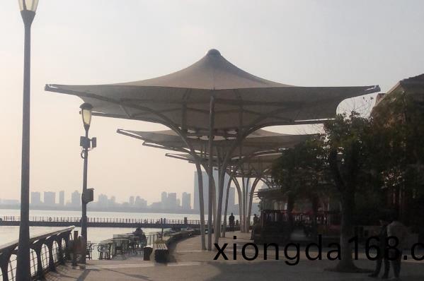 `膜(mo)結(jié)(jie)構(gòu)(gou)遮(zhe)陽(yang)棚(peng)簡(jian)介及(ji)功能`