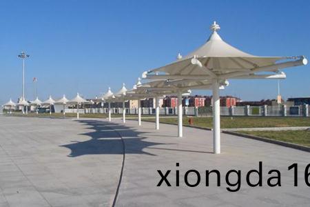 `上海(hai)膜(mo)結(jié)構(gòu)(gou)遮(zhe)陽(yáng)(yang)棚(peng)能(neng)用幾(ji)年(nian)？`