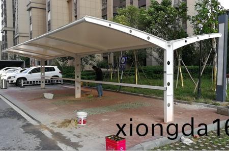 `雙邊(bian)膜(mo)結(jié)構(gòu)(gou)車棚雨棚是(shi)什么？`