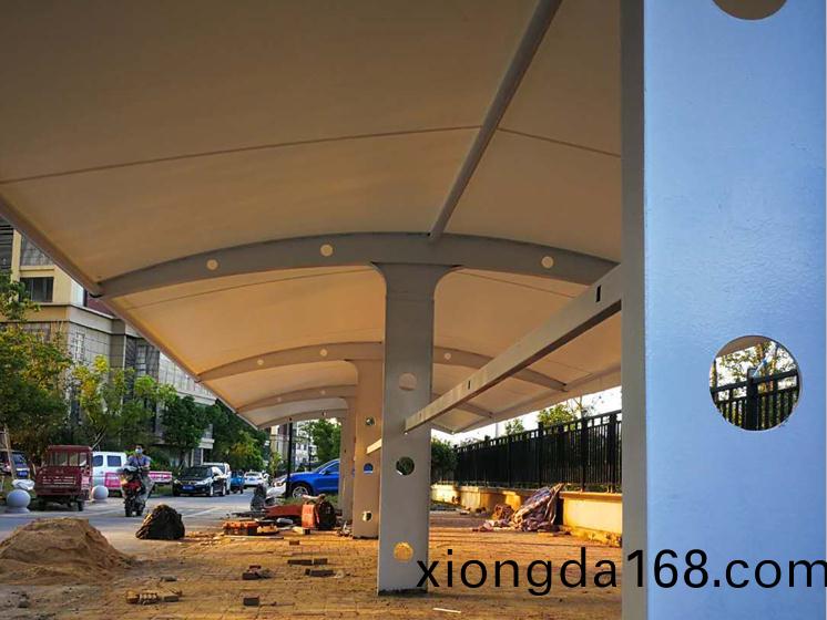 `T字(zi)型(xing)膜結(jié)(jie)構(gòu)(gou)非機(jī)(ji)動(dòng)(dong)車(che)棚—界(jie)首(shou)市藍(lán)色雅典(dian)小(xiao)區(qū)項(xiàng)目（一）`