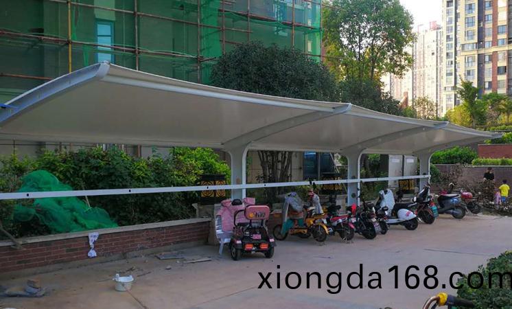`7字(zi)型(xing)膜(mo)結構(gou)非(fei)機(ji)動(dong)車(che)棚—界首市藍色(se)雅典(dian)小區(qū)項目（二(er)）`