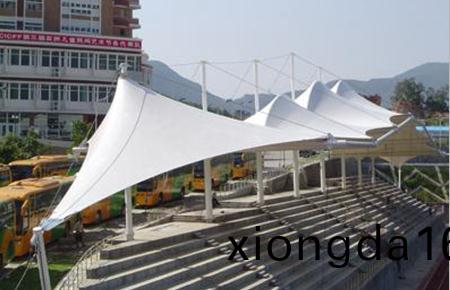 `索(suo)膜結(jié)(jie)構(gòu)(gou)雨(yu)棚車(chē)棚(peng)介紹(shao)`
