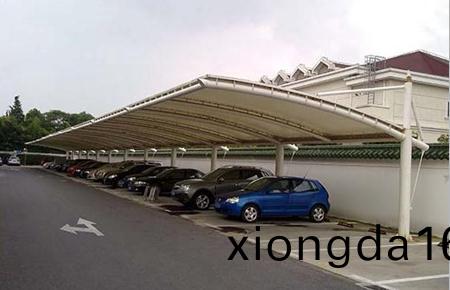 `膜結(jié)(jie)構(gòu)(gou)車棚(peng)膜布(bu)材料分(fen)多(duo)少種？`