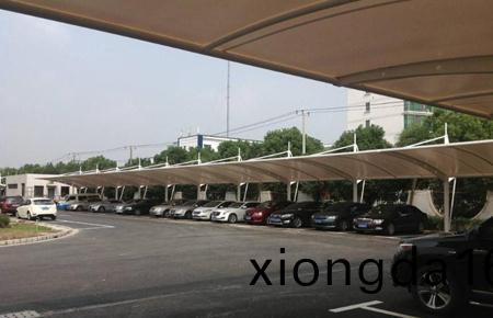 `膜結(jié)(jie)構(gòu)(gou)停(ting)車(che)棚(peng)雨棚(peng)怎(zen)么(me)清(qing)洗(xi)？`