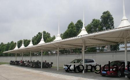 `鋼膜結(jié)(jie)構(gòu)(gou)車棚(peng)特點(diǎn)(dian),大家(jia)的(de)一(yi)致(zhi)選(xuan)擇!`