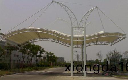 `停(ting)車(che)場(chǎng)(chang)出(chu)入(ru)口膜結(jié)構(gòu)種類(lei)有(you)哪(na)些？`